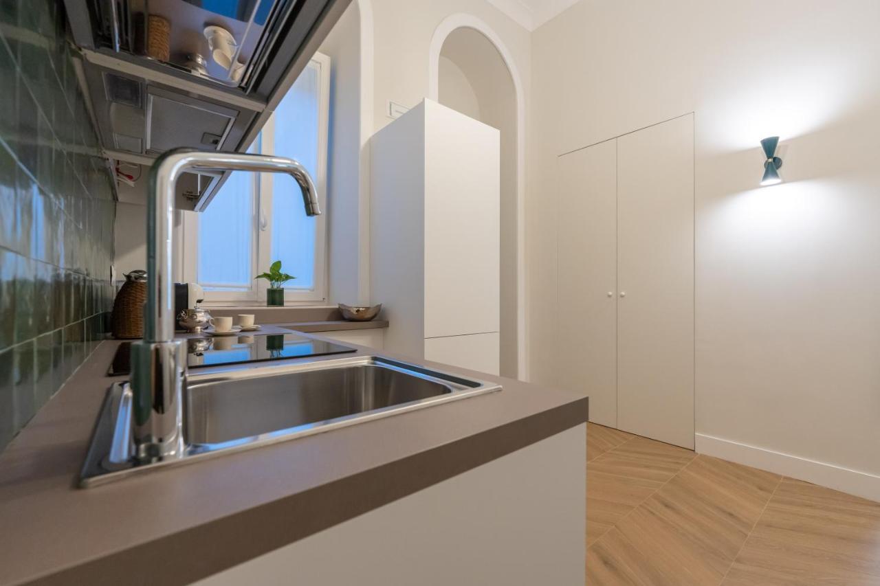 Apartment Palazzo Massa Neapel